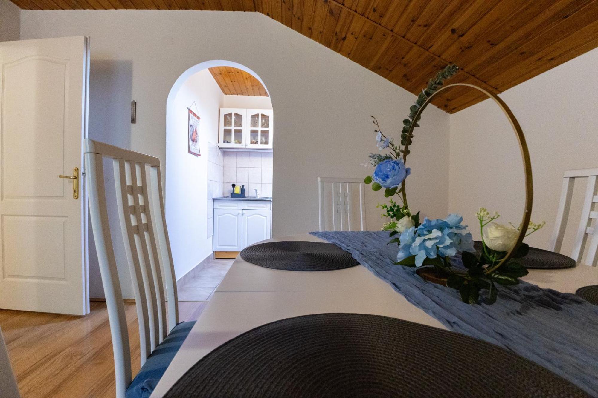 Kismokus Apartman Eger Kültér fotó